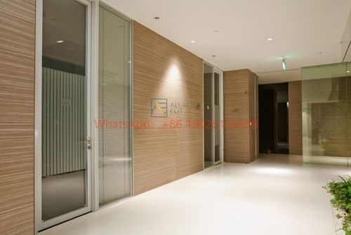 Últimas soluciones de la empresa sobre Cómo las particiones de acero y aluminio elevan los espacios modernos: estilos de diseño y estética explicados