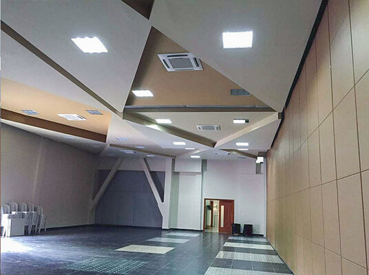 Un buen precio. Portable Soundproof Movable Partition Wall with Dupont POM Rollers and Top and Bottom Jack Lifting en línea