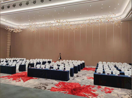 Un buen precio. Paredes acústicas de oficina plegables con marco de acero Q235 y perfiles 6061-T6 para salas de exposiciones en línea