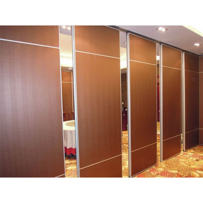 Panel de separación acústica móvil para eventos