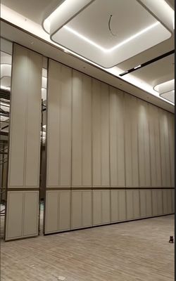 Sala de reuniones MDF Pared divisoria plegable móvil, Pared divisoria de hotel ISO9001 SGS