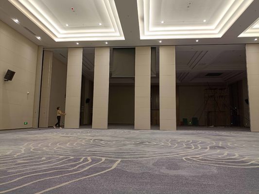 Un buen precio. Tabla de melamina Gimnasio Acústico Pared divisoria Sala de baile Paredes plegables insonorizadas en línea