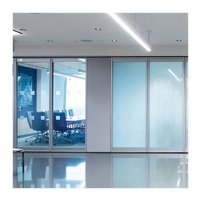 Salón de vidrio con pared divisoria de vidrio plegable para sistema panorámico