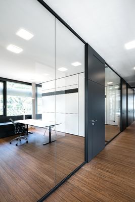 Sistema de pared de vidrio sin marco para la privacidad de la oficina 12mm vidrio templado con perfil de aluminio vidrio panorámico