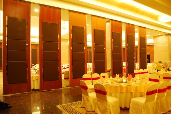 Sala de banquetes Paredes divisorias móviles Paredes divisorias a prueba de fuego e insonorizadas