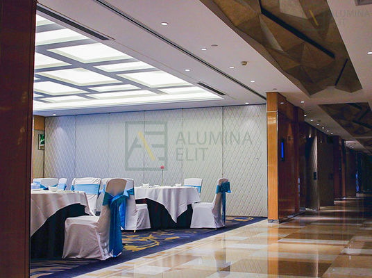 Un buen precio. Pared corrediza divisoria con aislamiento acústico STC 42-56dB y perfil 6061-T6, marco de acero Q235 en línea